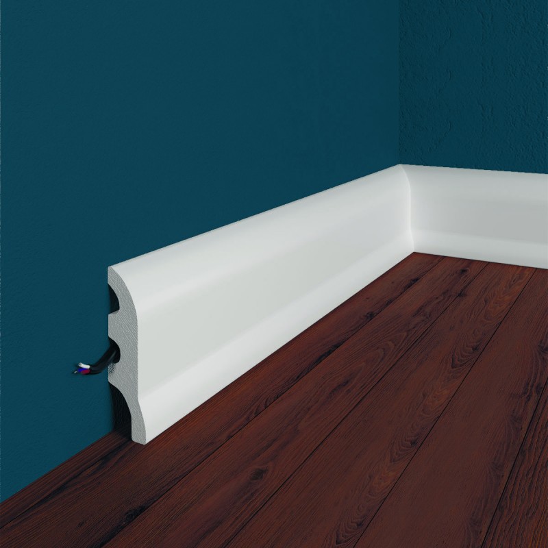 Плинтус напольный дюрополимер P18 в Казани